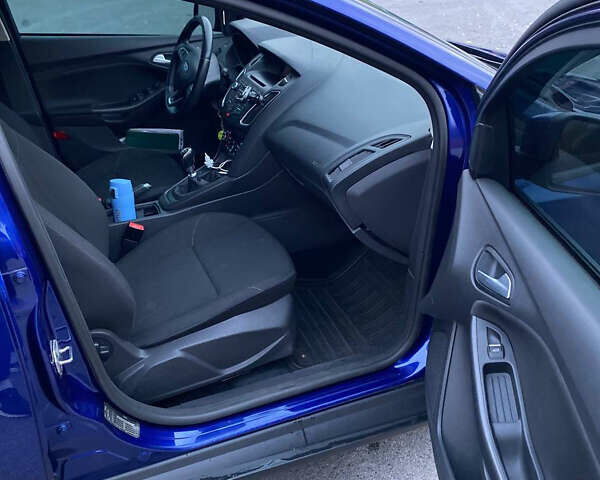 Форд Фокус, объемом двигателя 1 л и пробегом 60 тыс. км за 6900 $, фото 5 на Automoto.ua