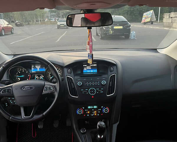 Форд Фокус, объемом двигателя 1.5 л и пробегом 57 тыс. км за 8500 $, фото 2 на Automoto.ua