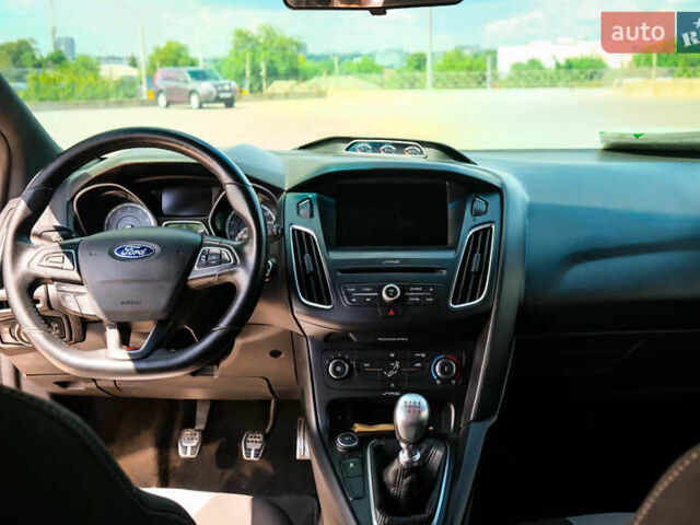 Форд Фокус, объемом двигателя 2 л и пробегом 68 тыс. км за 13500 $, фото 11 на Automoto.ua