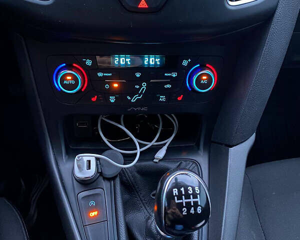 Форд Фокус, объемом двигателя 1 л и пробегом 60 тыс. км за 6900 $, фото 11 на Automoto.ua