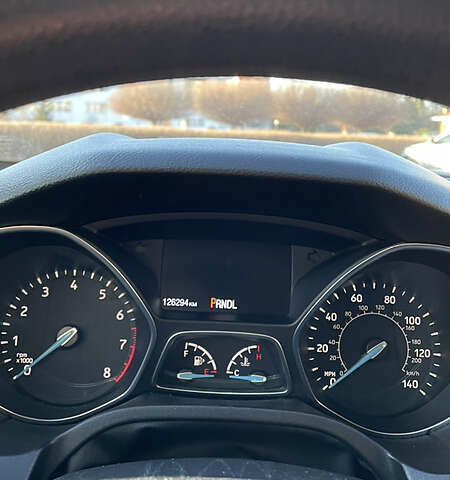 Форд Фокус, объемом двигателя 2 л и пробегом 126 тыс. км за 9590 $, фото 25 на Automoto.ua