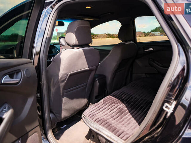 Форд Фокус, объемом двигателя 2 л и пробегом 68 тыс. км за 13500 $, фото 12 на Automoto.ua