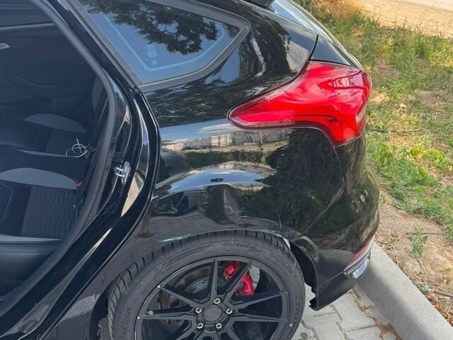 Форд Фокус, объемом двигателя 2 л и пробегом 145 тыс. км за 9500 $, фото 23 на Automoto.ua
