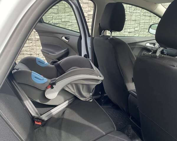 Форд Фокус, об'ємом двигуна 1 л та пробігом 67 тис. км за 8000 $, фото 14 на Automoto.ua