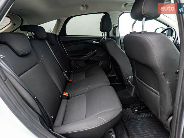 Форд Фокус, объемом двигателя 1.6 л и пробегом 91 тыс. км за 12571 $, фото 16 на Automoto.ua