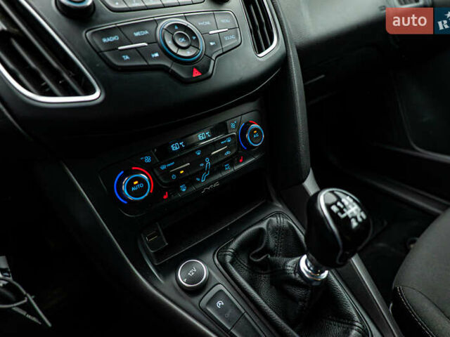 Форд Фокус, об'ємом двигуна 1 л та пробігом 123 тис. км за 9203 $, фото 14 на Automoto.ua