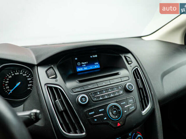Форд Фокус, об'ємом двигуна 1 л та пробігом 123 тис. км за 9203 $, фото 13 на Automoto.ua