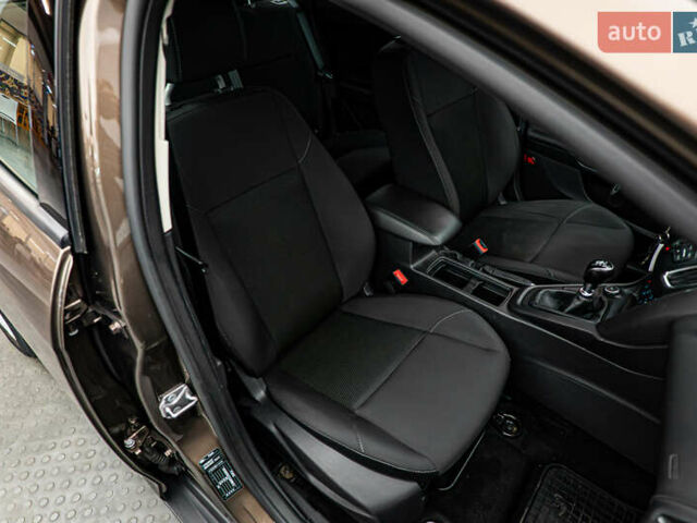 Форд Фокус, об'ємом двигуна 1 л та пробігом 123 тис. км за 9203 $, фото 15 на Automoto.ua