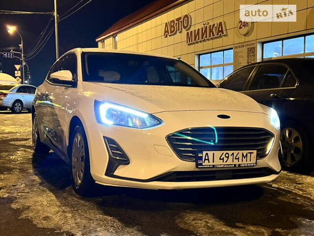 Форд Фокус, объемом двигателя 1.5 л и пробегом 48 тыс. км за 11750 $, фото 5 на Automoto.ua