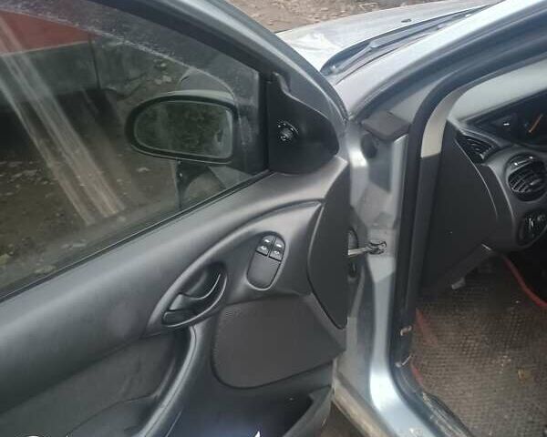 Форд Фокус, объемом двигателя 1.6 л и пробегом 235 тыс. км за 3800 $, фото 4 на Automoto.ua