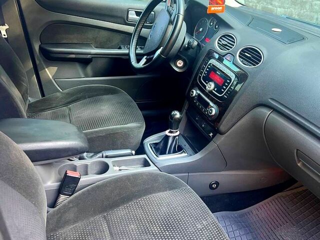 Форд Фокус, объемом двигателя 1.6 л и пробегом 205 тыс. км за 1750 $, фото 5 на Automoto.ua