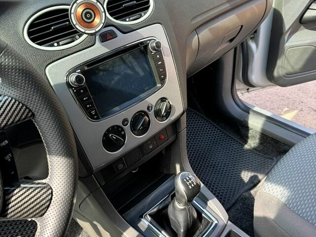 Форд Фокус, объемом двигателя 1.6 л и пробегом 309 тыс. км за 3980 $, фото 3 на Automoto.ua