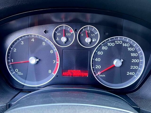 Форд Фокус, объемом двигателя 1.6 л и пробегом 205 тыс. км за 1750 $, фото 6 на Automoto.ua