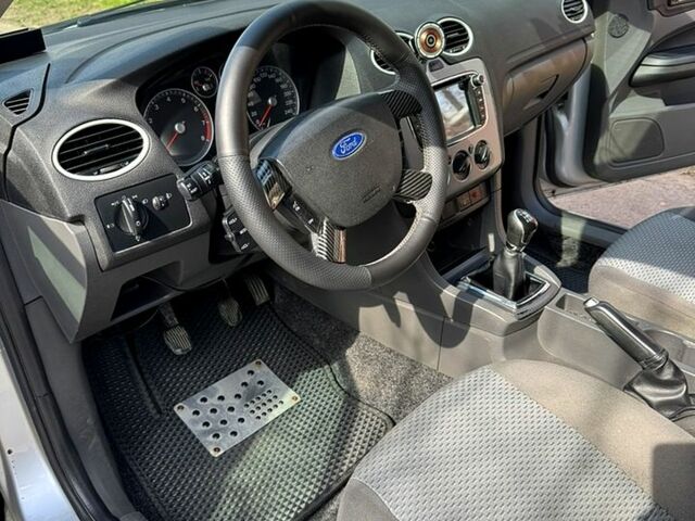 Форд Фокус, объемом двигателя 1.6 л и пробегом 309 тыс. км за 3980 $, фото 2 на Automoto.ua