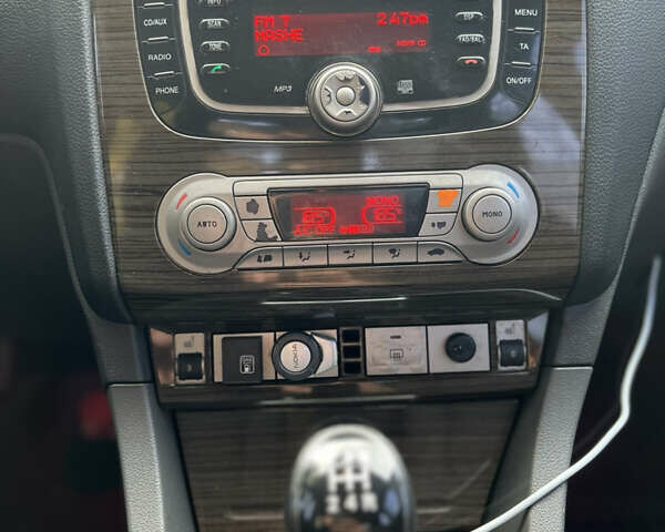 Форд Фокус 2008 в Киеве на Automoto.ua Форд Фокус, объемом двигателя 1.6 л и пробегом 200 тыс. км за 5800 $, фото 13 на Automoto.ua