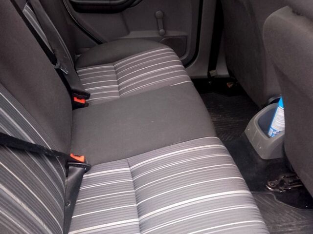 Форд Фокус, объемом двигателя 1.6 л и пробегом 223 тыс. км за 4500 $, фото 4 на Automoto.ua