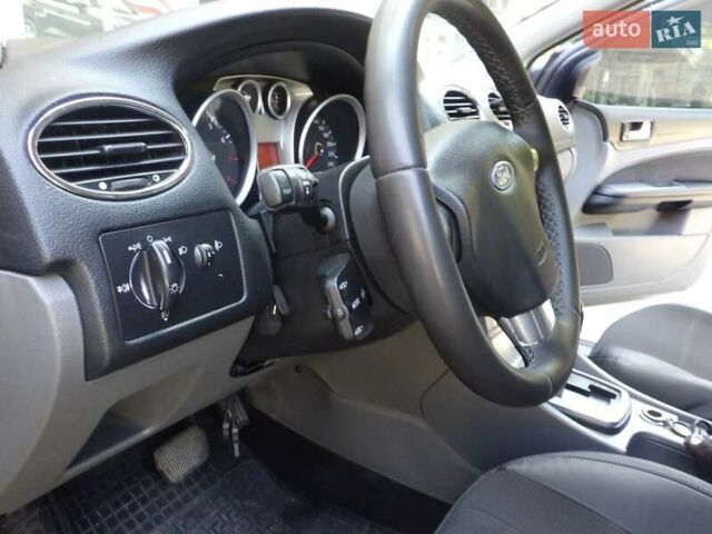 Форд Фокус, объемом двигателя 1.6 л и пробегом 210 тыс. км за 7500 $, фото 11 на Automoto.ua