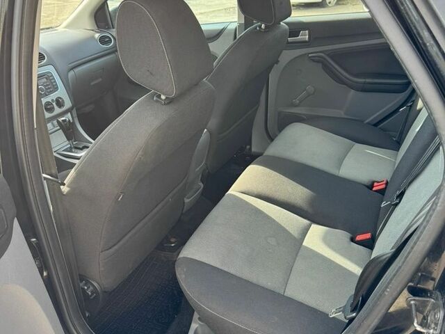 Форд Фокус, объемом двигателя 1.6 л и пробегом 262 тыс. км за 3888 $, фото 5 на Automoto.ua