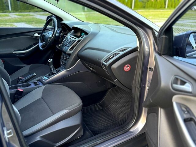 Форд Фокус, объемом двигателя 1 л и пробегом 129 тыс. км за 7000 $, фото 9 на Automoto.ua