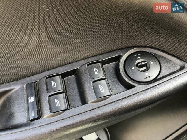Форд Фокус, об'ємом двигуна 2 л та пробігом 137 тис. км за 8599 $, фото 22 на Automoto.ua