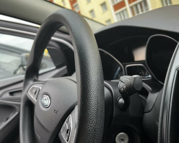 Форд Фокус, объемом двигателя 2 л и пробегом 156 тыс. км за 7900 $, фото 13 на Automoto.ua