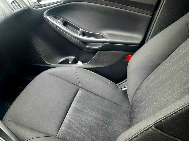 Форд Фокус, объемом двигателя 2 л и пробегом 117 тыс. км за 9500 $, фото 12 на Automoto.ua