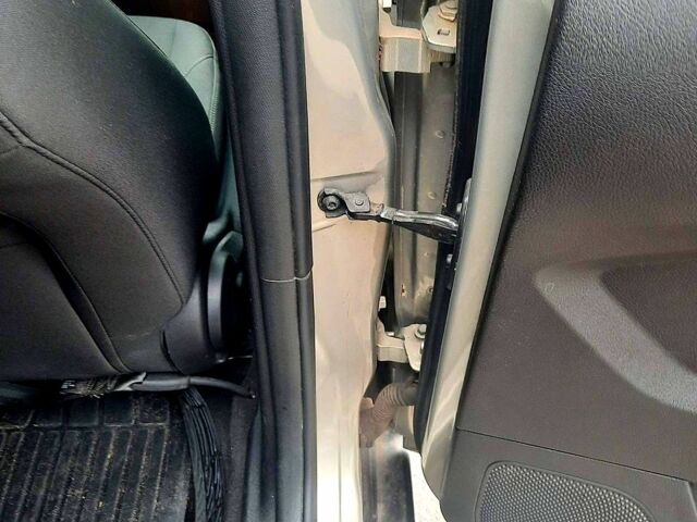 Форд Фокус, объемом двигателя 2 л и пробегом 117 тыс. км за 9500 $, фото 5 на Automoto.ua