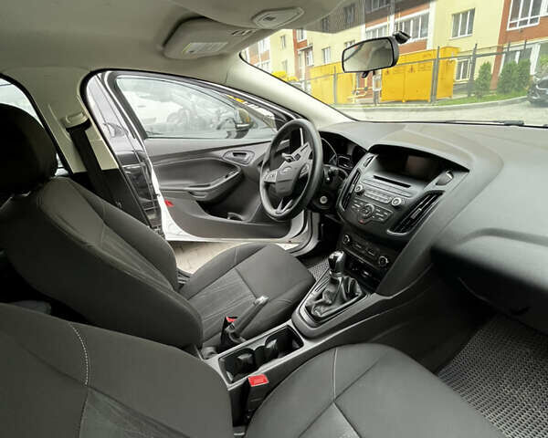 Форд Фокус, объемом двигателя 2 л и пробегом 156 тыс. км за 7900 $, фото 12 на Automoto.ua