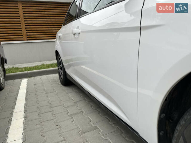 Форд Фокус, объемом двигателя 2 л и пробегом 156 тыс. км за 7900 $, фото 4 на Automoto.ua