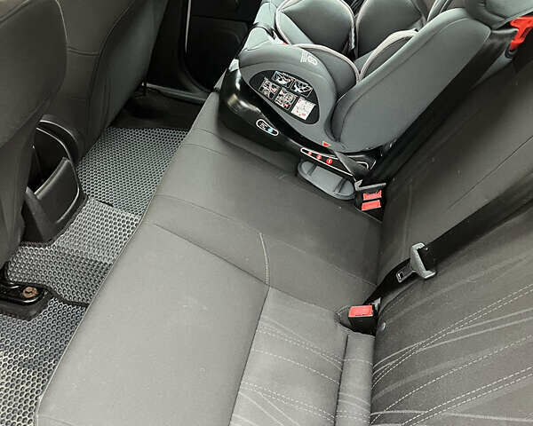 Форд Фокус, объемом двигателя 2 л и пробегом 156 тыс. км за 7900 $, фото 18 на Automoto.ua