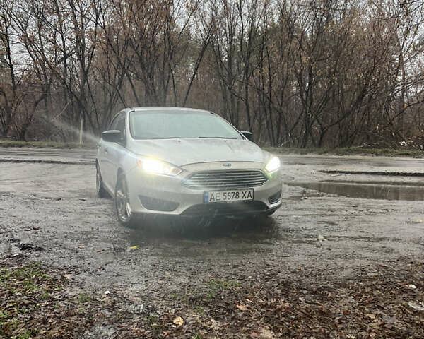 Форд Фокус 2015 в Харькове на Automoto.ua Форд Фокус, объемом двигателя 2 л и пробегом 169 тыс. км за 7800 $, фото 9 на Automoto.ua