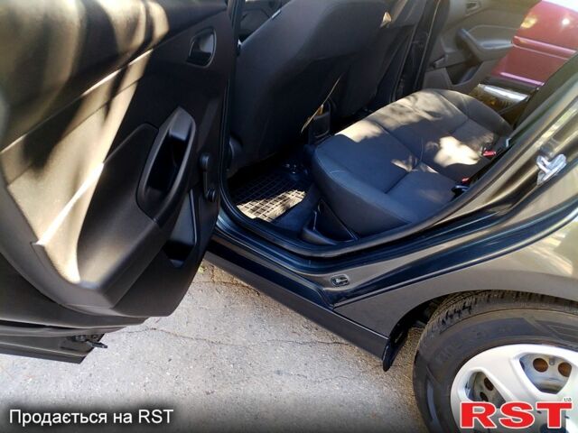 Форд Фокус, объемом двигателя 2 л и пробегом 130 тыс. км за 9000 $, фото 5 на Automoto.ua