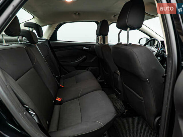 Форд Фокус, объемом двигателя 1 л и пробегом 107 тыс. км за 8016 $, фото 16 на Automoto.ua