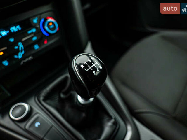Форд Фокус, объемом двигателя 1 л и пробегом 107 тыс. км за 8016 $, фото 14 на Automoto.ua