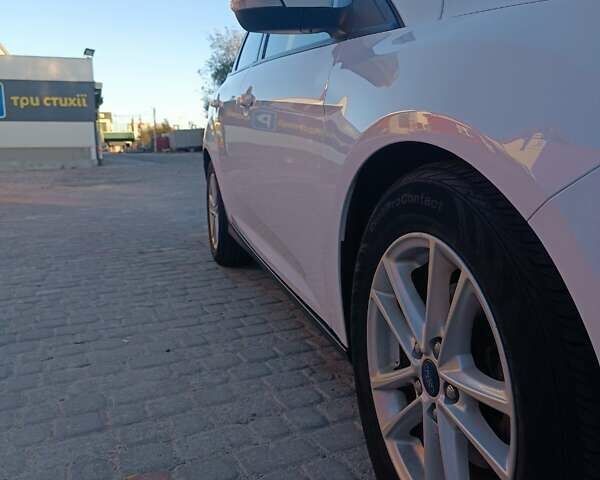 Форд Фокус, объемом двигателя 2 л и пробегом 46 тыс. км за 11000 $, фото 6 на Automoto.ua