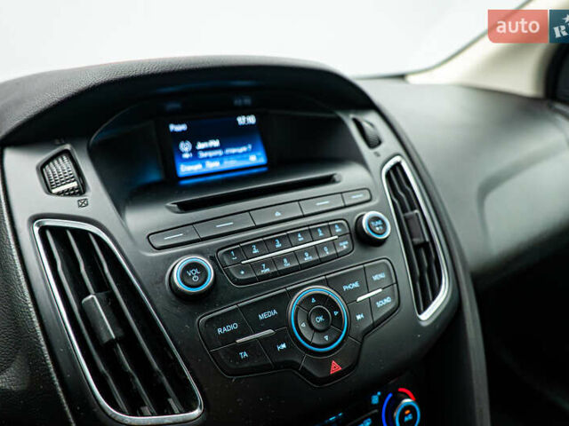 Форд Фокус, объемом двигателя 1 л и пробегом 107 тыс. км за 8016 $, фото 12 на Automoto.ua