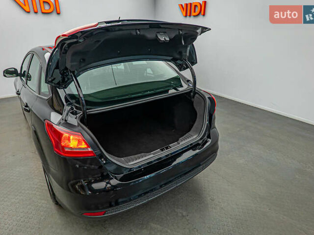 Форд Фокус, объемом двигателя 1 л и пробегом 107 тыс. км за 8016 $, фото 6 на Automoto.ua