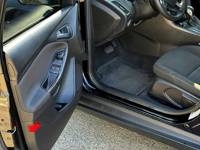 Форд Фокус, объемом двигателя 2 л и пробегом 165 тыс. км за 9900 $, фото 3 на Automoto.ua