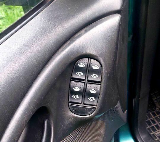 Форд Фокус, объемом двигателя 1.8 л и пробегом 320 тыс. км за 2500 $, фото 7 на Automoto.ua