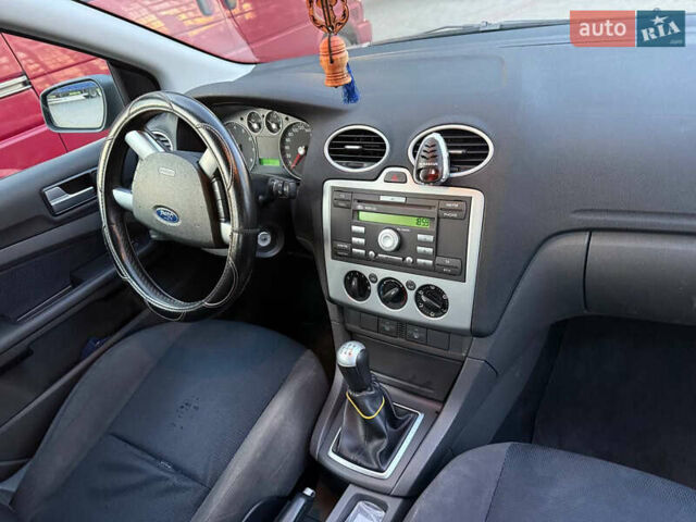 Форд Фокус, объемом двигателя 1.6 л и пробегом 290 тыс. км за 4000 $, фото 3 на Automoto.ua