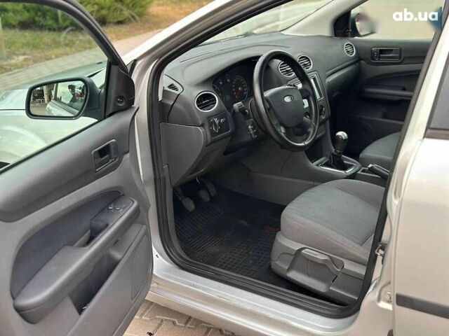 Форд Фокус, объемом двигателя 1.6 л и пробегом 347 тыс. км за 4350 $, фото 16 на Automoto.ua