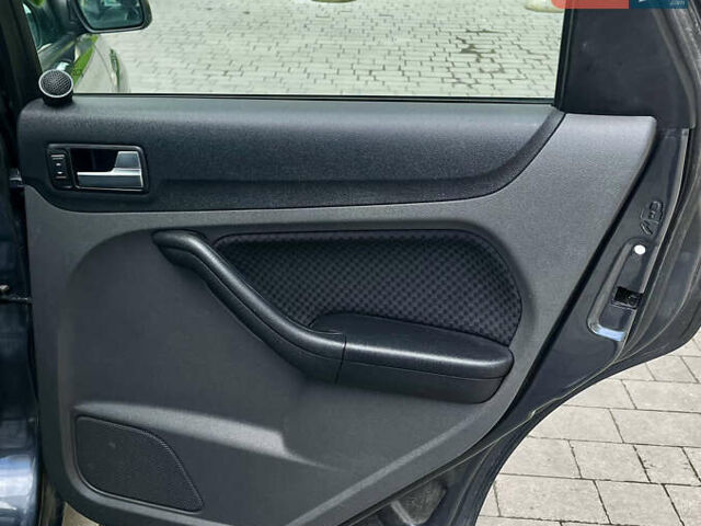 Форд Фокус, объемом двигателя 1.6 л и пробегом 238 тыс. км за 3999 $, фото 12 на Automoto.ua