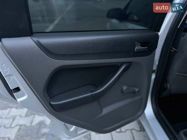 Форд Фокус, об'ємом двигуна 1.6 л та пробігом 252 тис. км за 3199 $, фото 21 на Automoto.ua