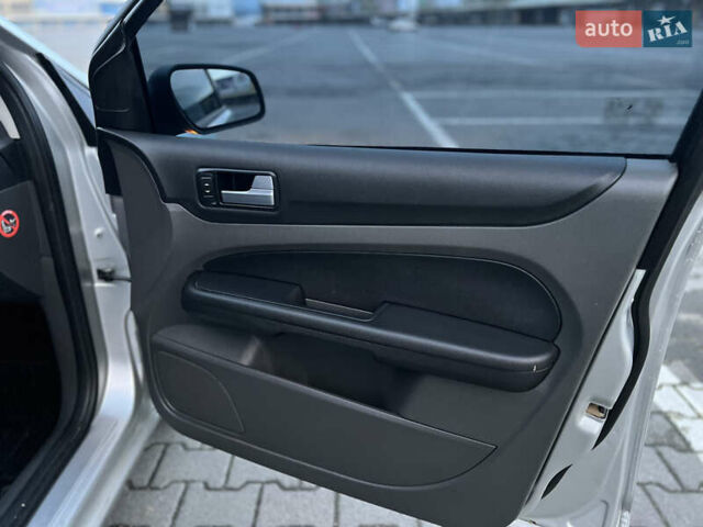 Форд Фокус, об'ємом двигуна 1.6 л та пробігом 252 тис. км за 3199 $, фото 25 на Automoto.ua