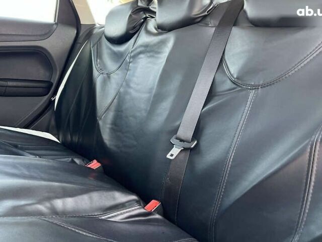 Форд Фокус, об'ємом двигуна 1.6 л та пробігом 249 тис. км за 4800 $, фото 19 на Automoto.ua