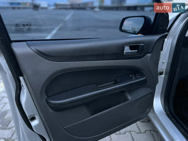 Форд Фокус, об'ємом двигуна 1.6 л та пробігом 252 тис. км за 3199 $, фото 19 на Automoto.ua