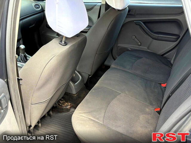 Форд Фокус, об'ємом двигуна 1.6 л та пробігом 232 тис. км за 4100 $, фото 6 на Automoto.ua