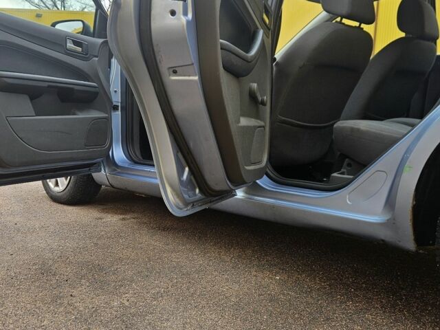 Форд Фокус, объемом двигателя 2 л и пробегом 260 тыс. км за 2200 $, фото 17 на Automoto.ua