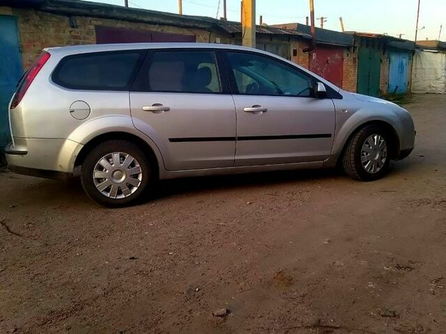 Форд Фокус, объемом двигателя 1.5 л и пробегом 312 тыс. км за 3800 $, фото 2 на Automoto.ua