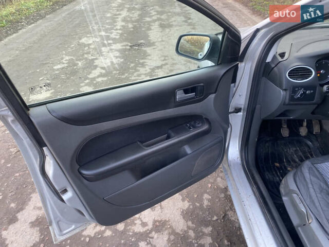 Форд Фокус, об'ємом двигуна 1.6 л та пробігом 227 тис. км за 3500 $, фото 5 на Automoto.ua